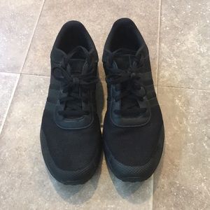 Men’s Adidas black sneakers